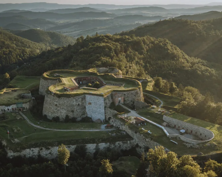 Srebrna Góra Fortress